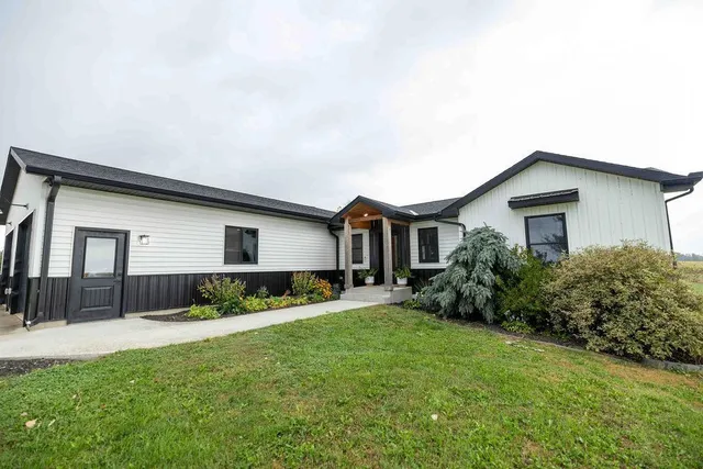 $599,900 | 3271 425th Avenue, Janesville, MN 56048