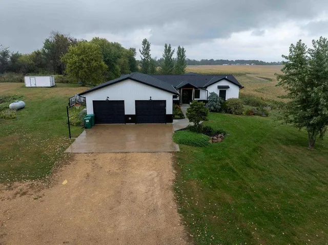 $599,900 | 3271 425th Avenue, Janesville, MN 56048