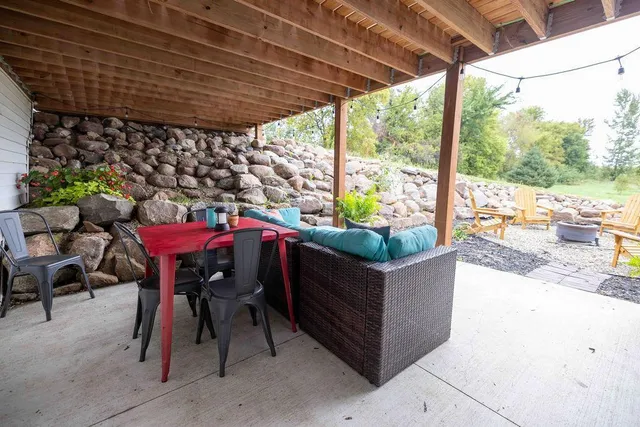 $599,900 | 3271 425th Avenue, Janesville, MN 56048