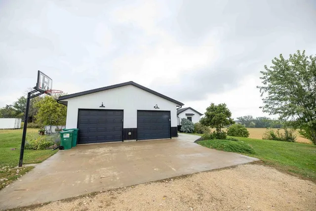 $599,900 | 3271 425th Avenue, Janesville, MN 56048