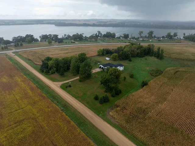 $599,900 | 3271 425th Avenue, Janesville, MN 56048