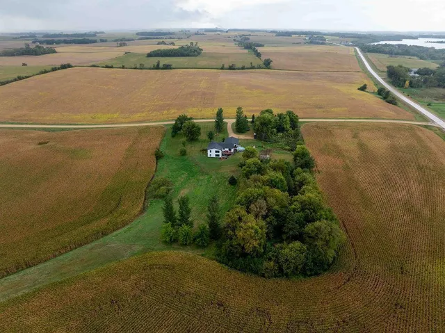 $599,900 | 3271 425th Avenue, Janesville, MN 56048