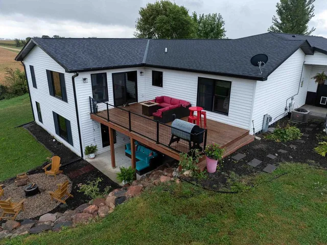 $599,900 | 3271 425th Avenue, Janesville, MN 56048