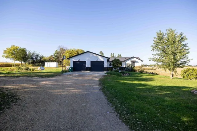$599,900 | 3271 425th Avenue, Janesville, MN 56048