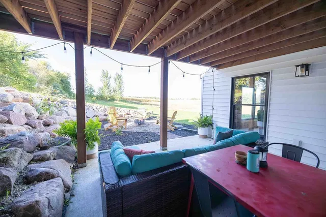 $599,900 | 3271 425th Avenue, Janesville, MN 56048