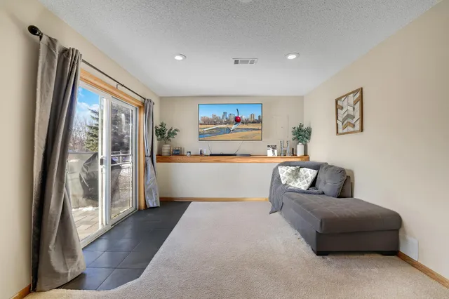 $415,000 | 224 Hickory Lane, Shakopee, MN 55379