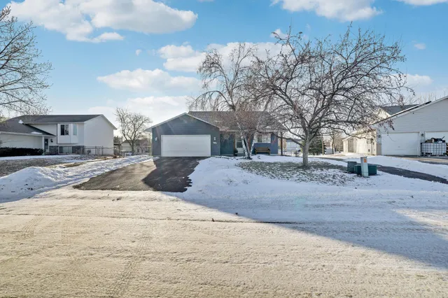 $415,000 | 224 Hickory Lane, Shakopee, MN 55379