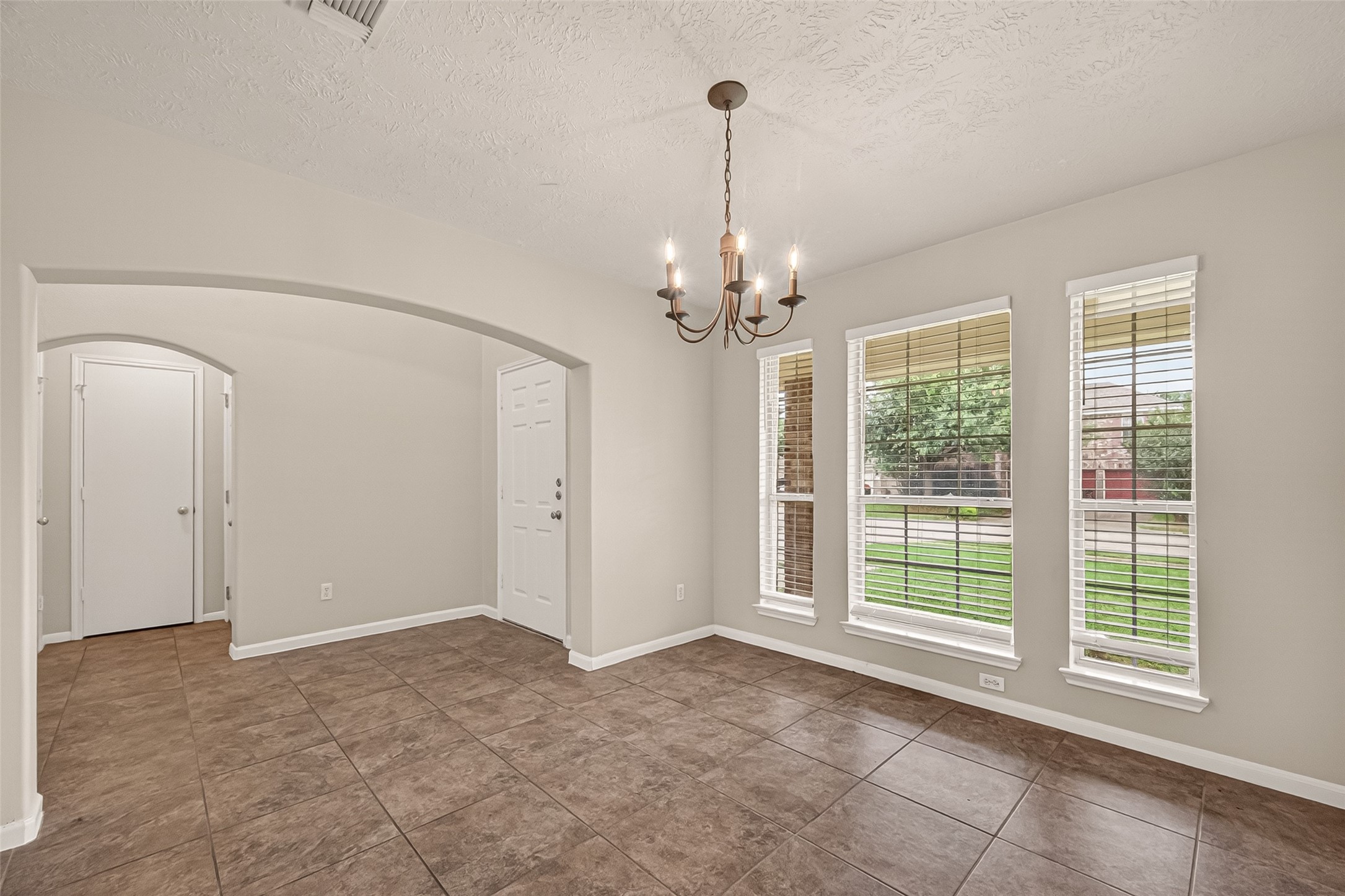 1902 Flycaster Drive Spring, TX 77388 - Photo 3 of 33