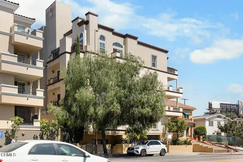 $849,800 | 616 South Wilton Place, Unit 203, Los Angeles, CA 90005