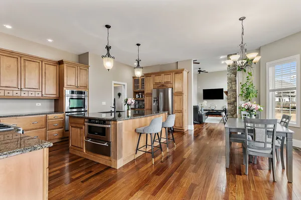 $734,777 | 1211 Coyote Trail, Hampshire, IL 60140