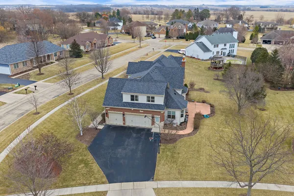 $734,777 | 1211 Coyote Trail, Hampshire, IL 60140