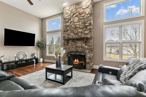 $734,777 | 1211 Coyote Trail, Hampshire, IL 60140