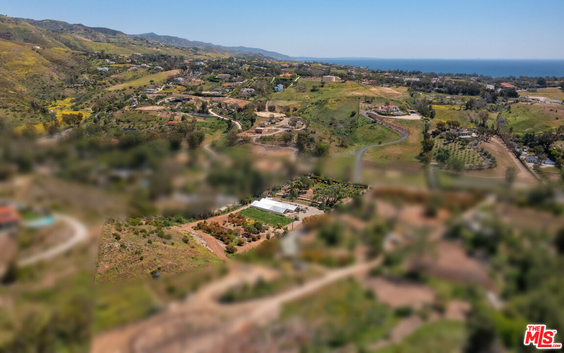 5949 Bonsall Drive Malibu, CA 90265 - Photo 5 of 14