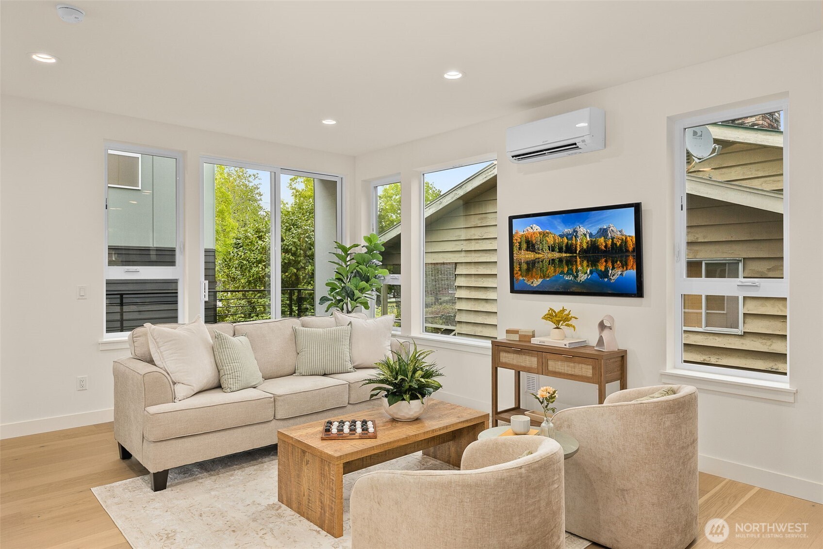 5204 Sand Point Way Northeast Seattle, WA 98105 - Photo 4 of 26