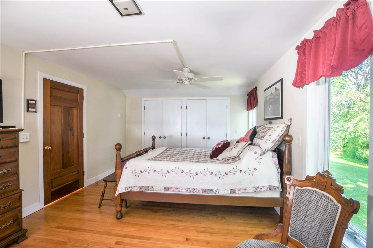 111 Hills Point Road Charlotte, VT 05445 - Photo 12 of 24 Gallery Image 12