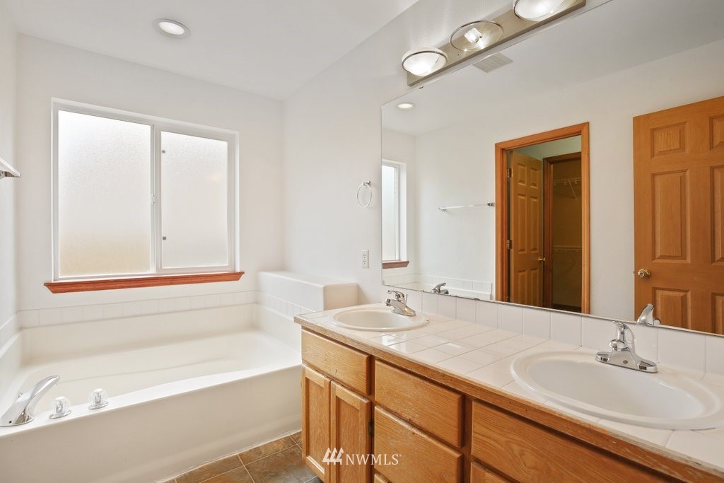 6724 Parker Road East Sumner, WA 98390 - Photo 19 of 38 Gallery Image 19