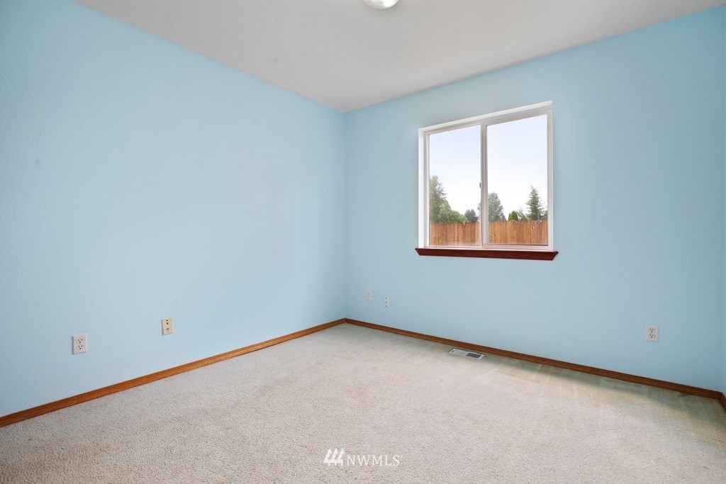 6724 Parker Road East Sumner, WA 98390 - Photo 21 of 38 Gallery Image 21