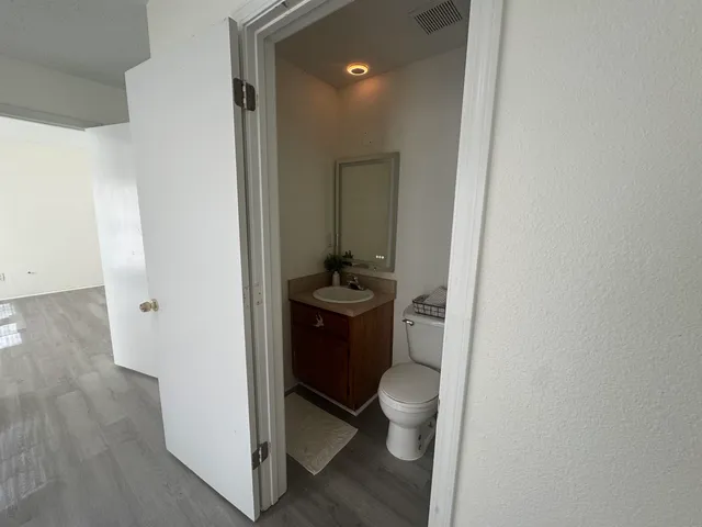 $1,195 | 2020 Continental Avenue, Unit 221, Tallahassee, FL 32304