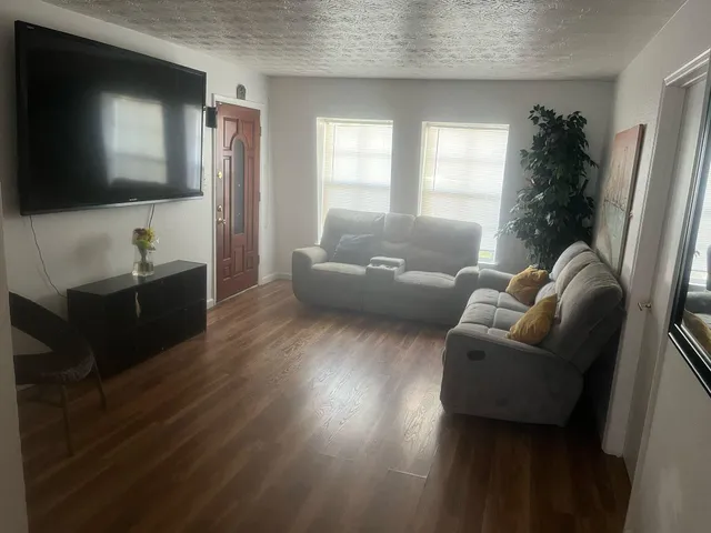 $1,195 | 2020 Continental Avenue, Unit 221, Tallahassee, FL 32304