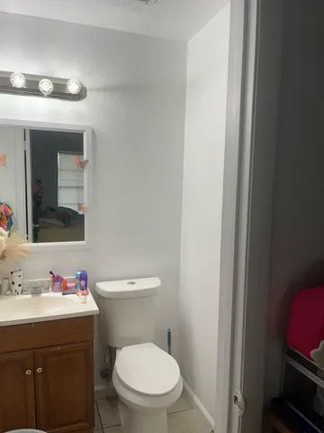 $1,195 | 2020 Continental Avenue, Unit 221, Tallahassee, FL 32304