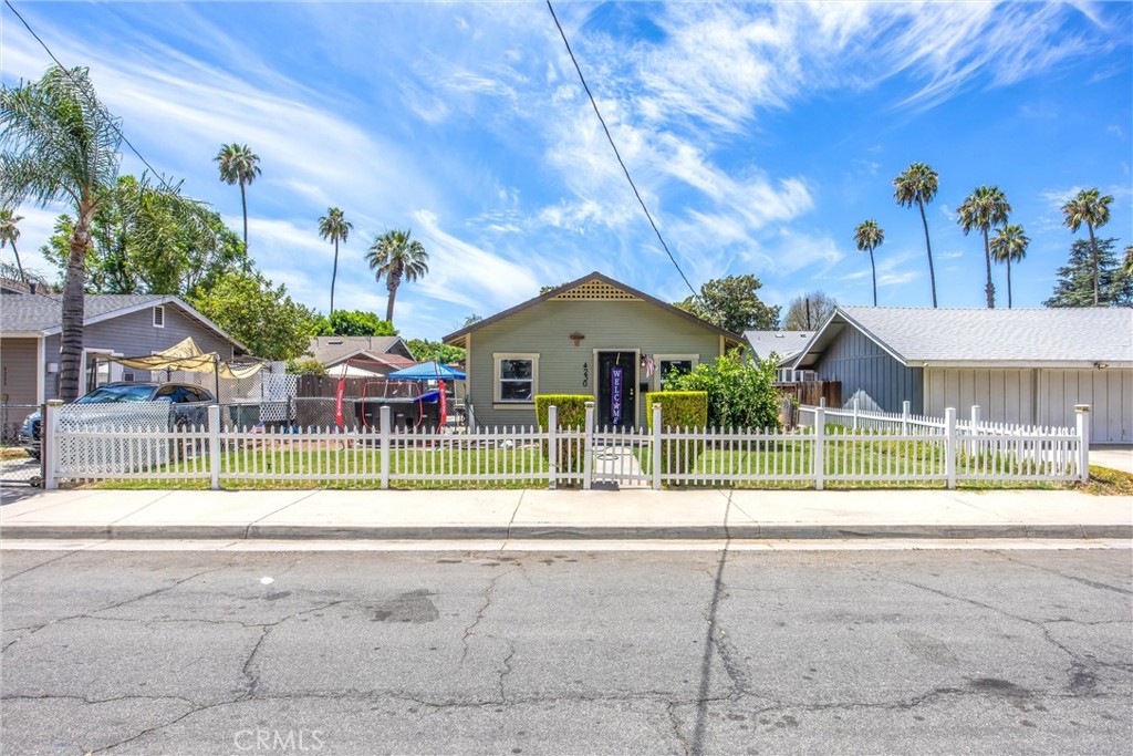 4230 13th Street Riverside, CA 92501 - Photo 1 of 35