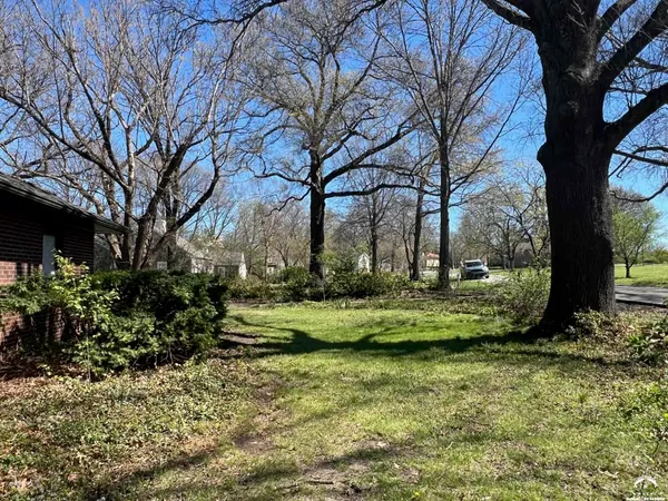 $474,900 | 3 Westwood Road, Lawrence, KS 66044