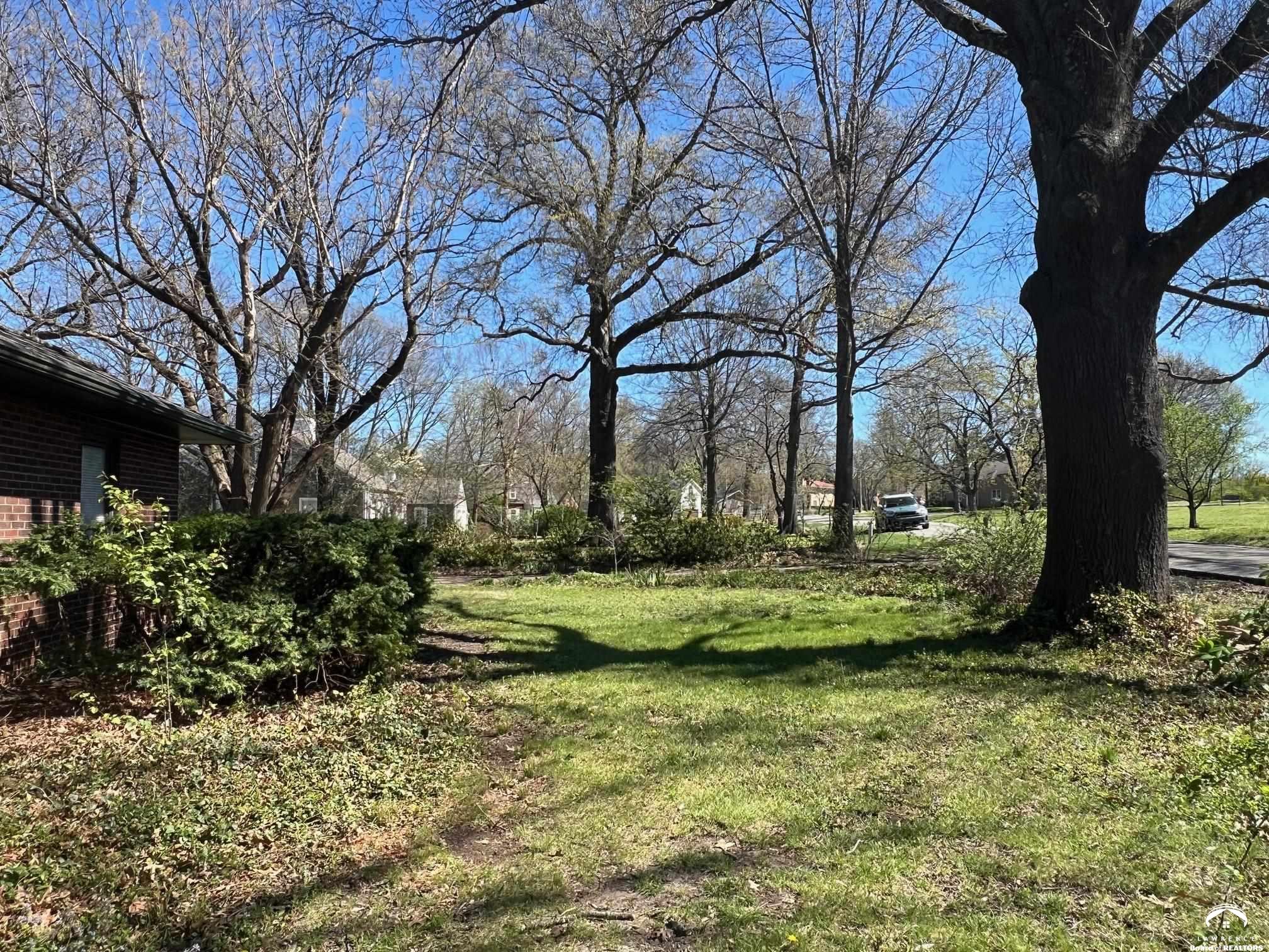 3 Westwood Road Lawrence, KS 66044 - Photo 12 of 94