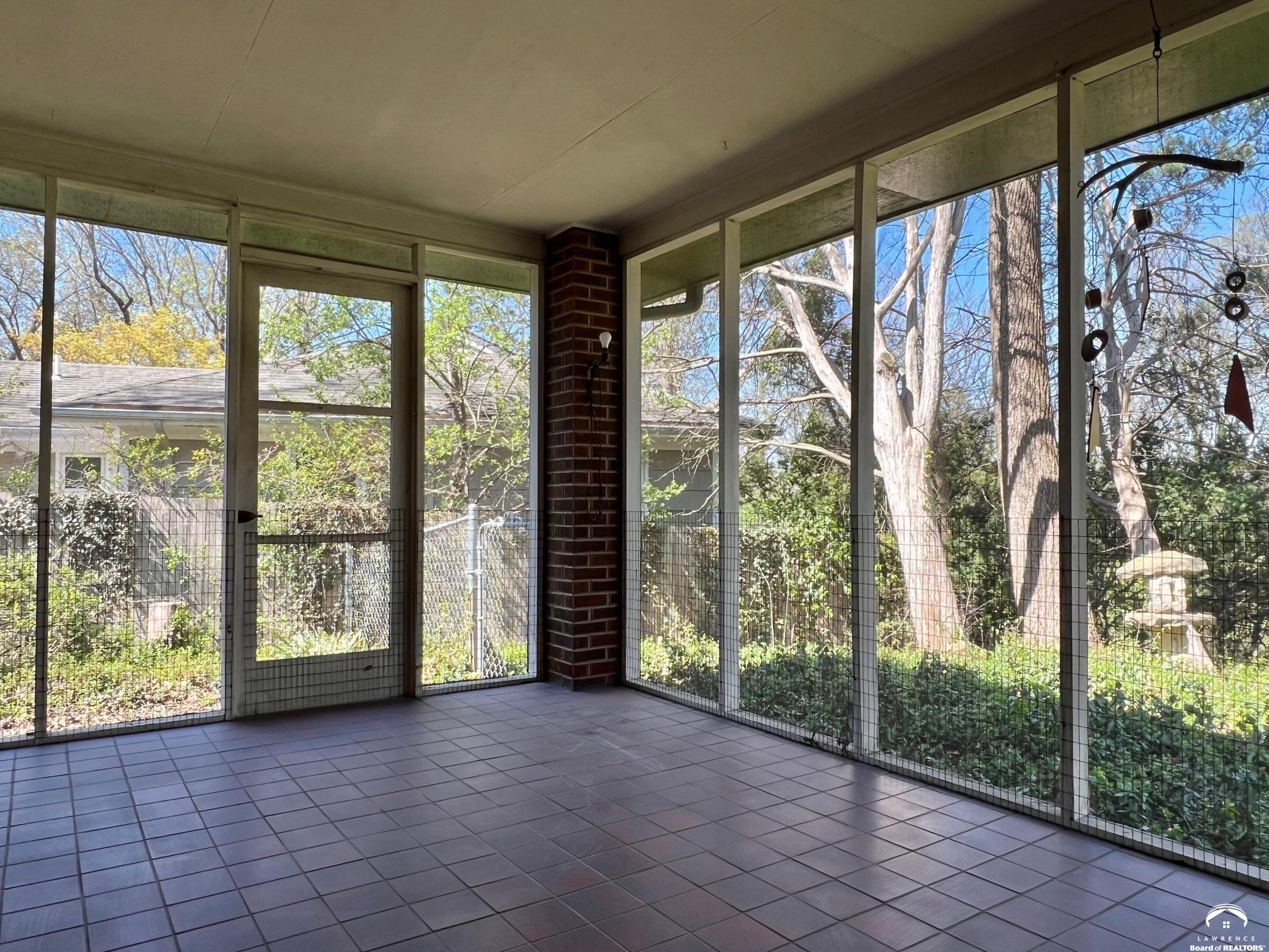 3 Westwood Road Lawrence, KS 66044 - Photo 38 of 94