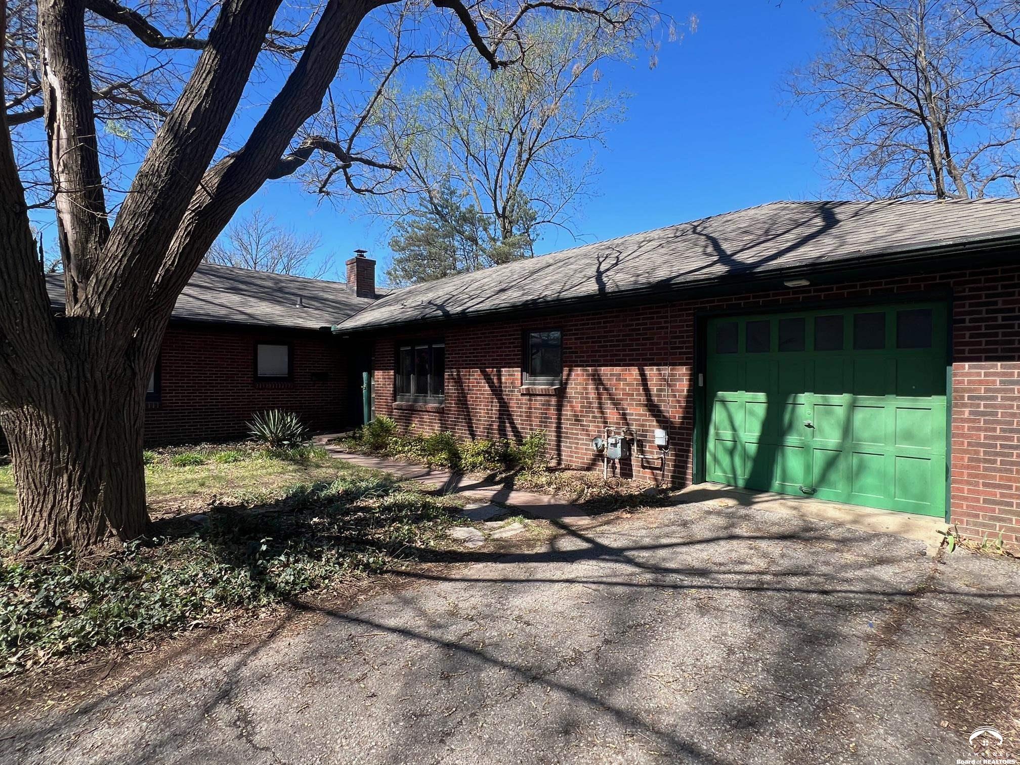 3 Westwood Road Lawrence, KS 66044 - Photo 5 of 94