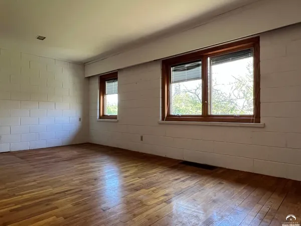 $474,900 | 3 Westwood Road, Lawrence, KS 66044