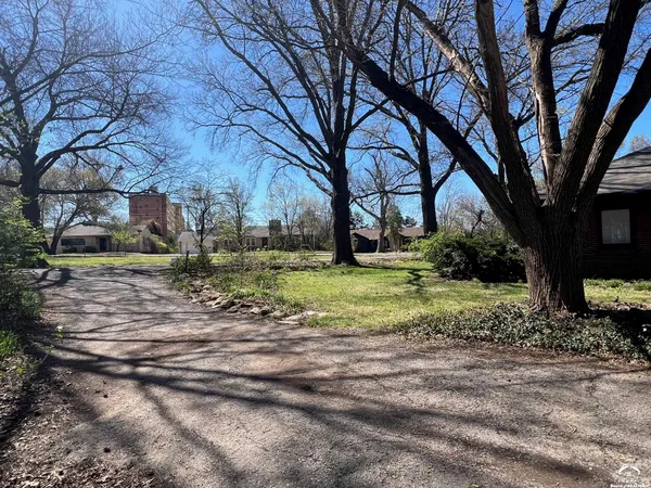 $474,900 | 3 Westwood Road, Lawrence, KS 66044