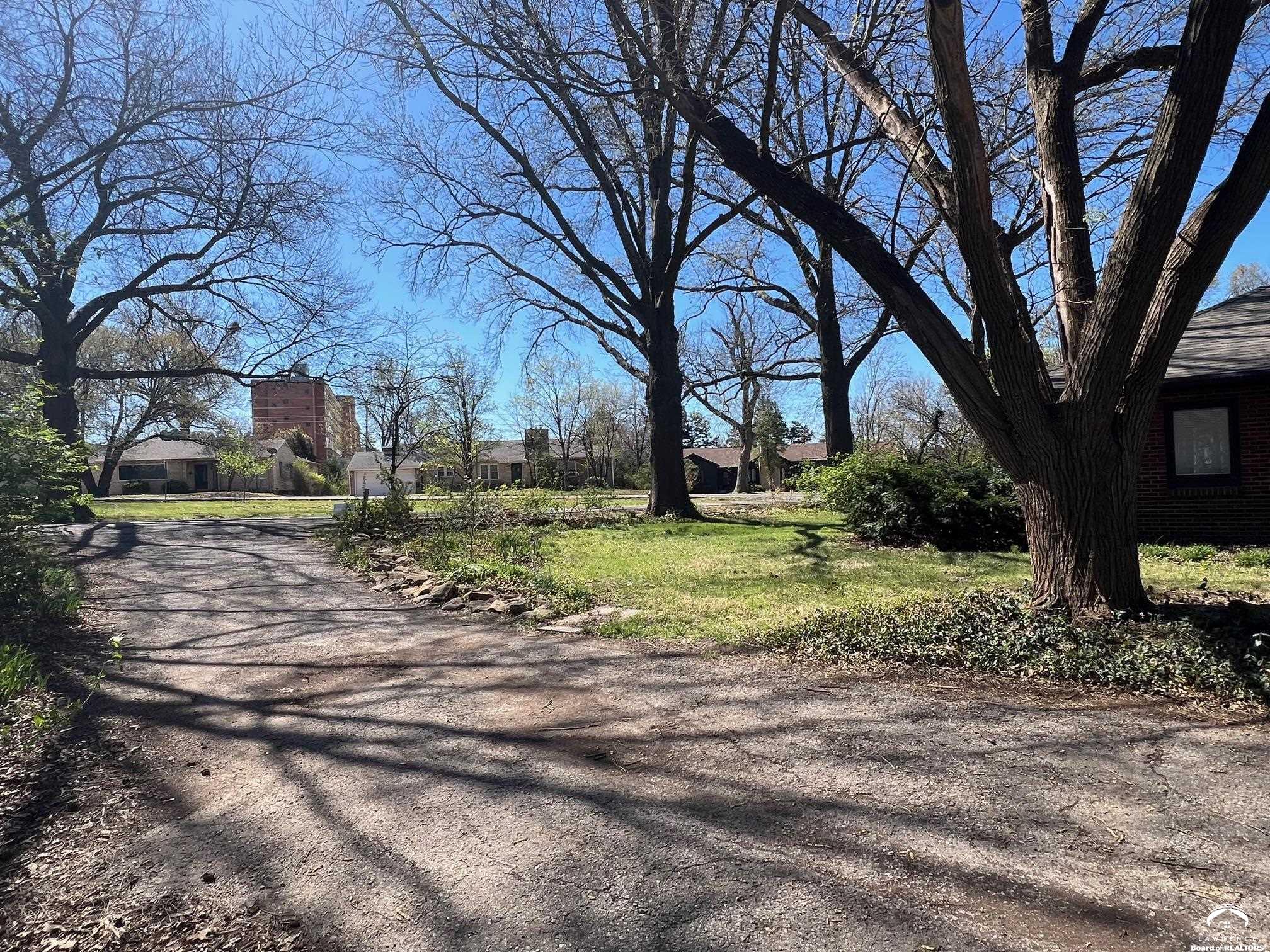 3 Westwood Road Lawrence, KS 66044 - Photo 6 of 94