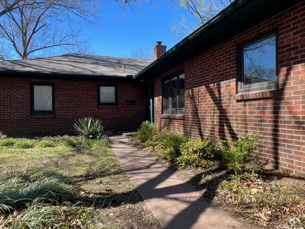 $474,900 | 3 Westwood Road, Lawrence, KS 66044