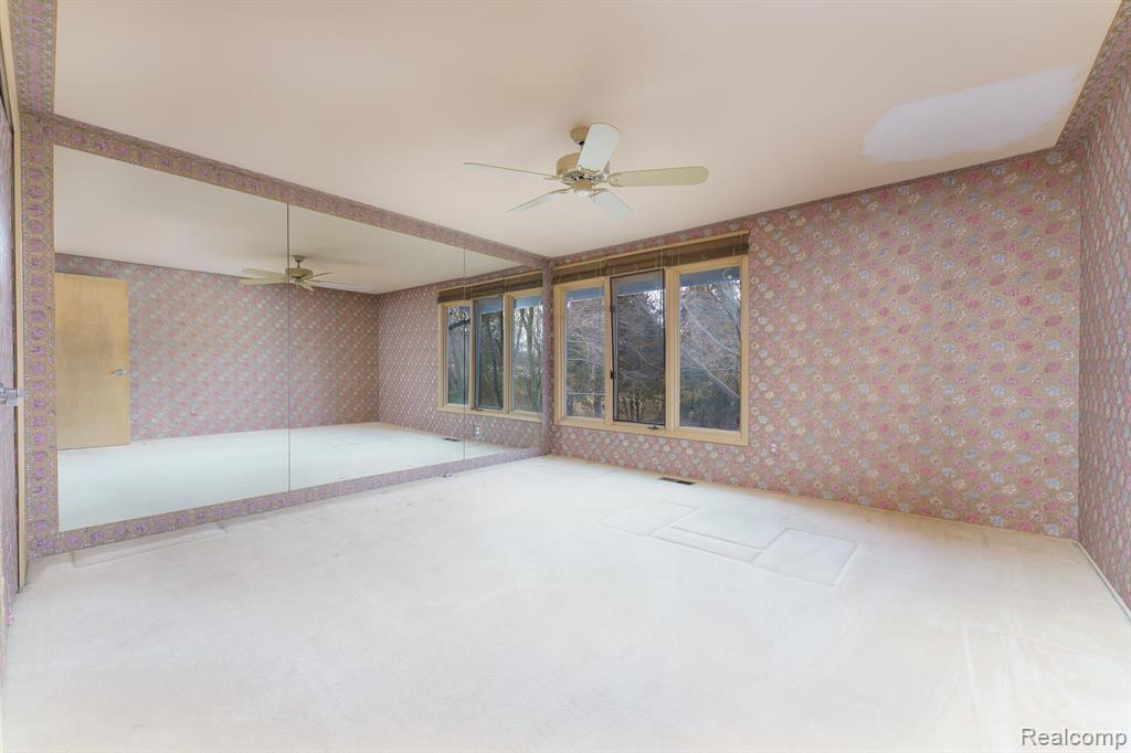 5540 Ridgewood Road West Bloomfield, MI 48322 - Photo 27 of 38