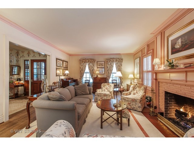 942 Tower Road Winnetka, IL 60093 - Photo 3 of 23
