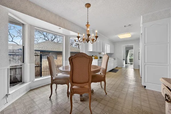 $349,000 | 704 Castlewood Lane, Arlington, TX 76012