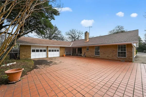 $349,000 | 704 Castlewood Lane, Arlington, TX 76012