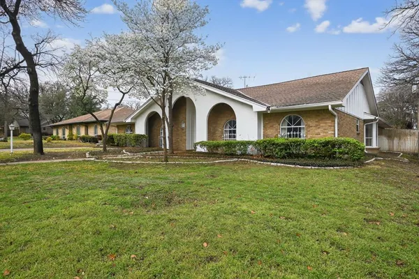 $349,000 | 704 Castlewood Lane, Arlington, TX 76012