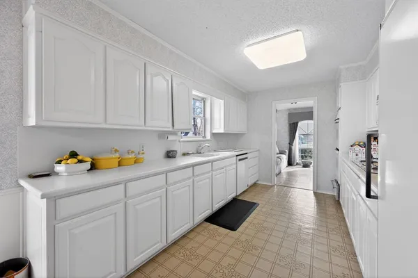 $349,000 | 704 Castlewood Lane, Arlington, TX 76012