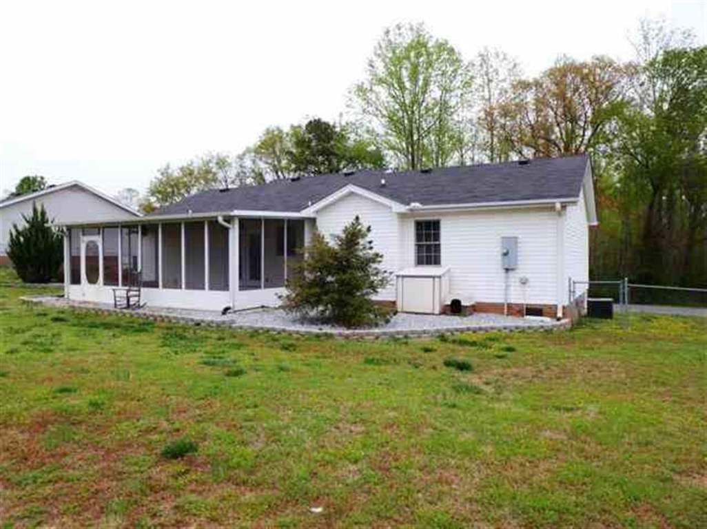 220 Maple Drive Anderson, SC 29621 - Photo 3 of 24