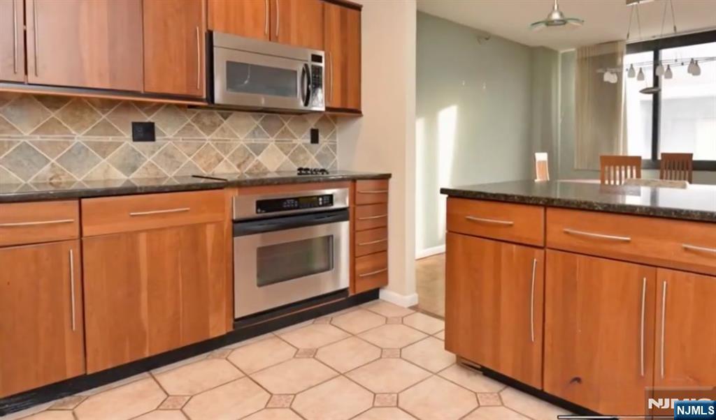 326 Prospect, Unit PHJ Hackensack, NJ 07601 - Photo 8 of 16 Gallery Image 8