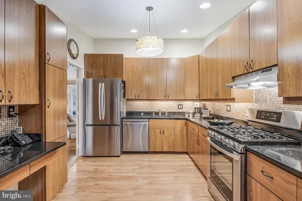 $1,050,000 | 9812 Betteker Lane, Potomac, MD 20854