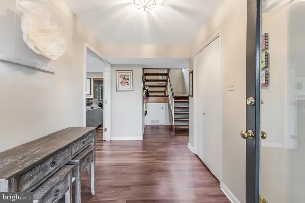 $1,050,000 | 9812 Betteker Lane, Potomac, MD 20854