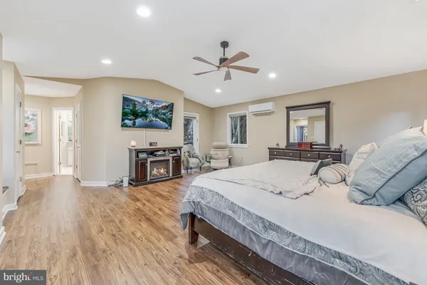 $1,050,000 | 9812 Betteker Lane, Potomac, MD 20854