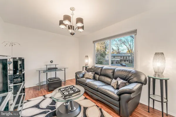 $1,050,000 | 9812 Betteker Lane, Potomac, MD 20854