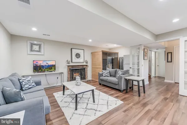 $1,050,000 | 9812 Betteker Lane, Potomac, MD 20854