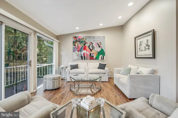 $1,050,000 | 9812 Betteker Lane, Potomac, MD 20854