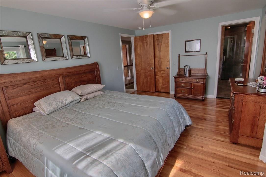 32326 Red Clover Road Farmington, MI 48334 - Photo 21 of 30 Master_Bedroom_3rd_View.jpg