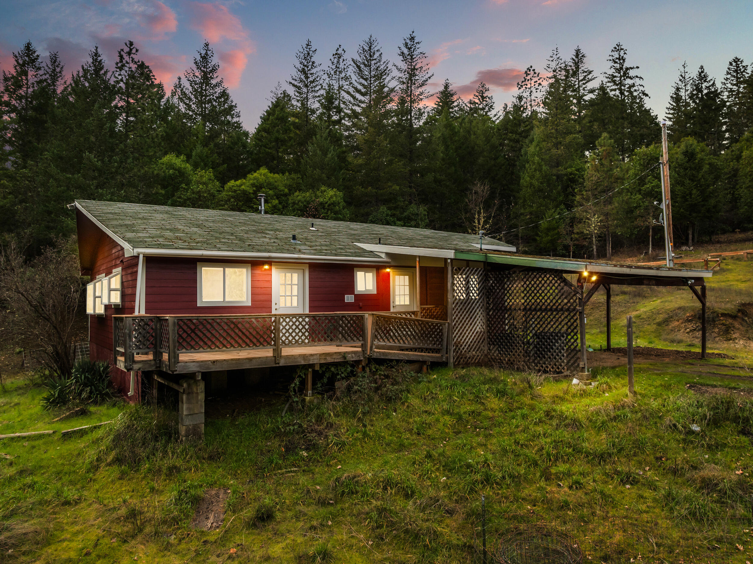 1698 Davis Creek Road Selma, OR 97538 - Photo 1 of 42 1 (2)