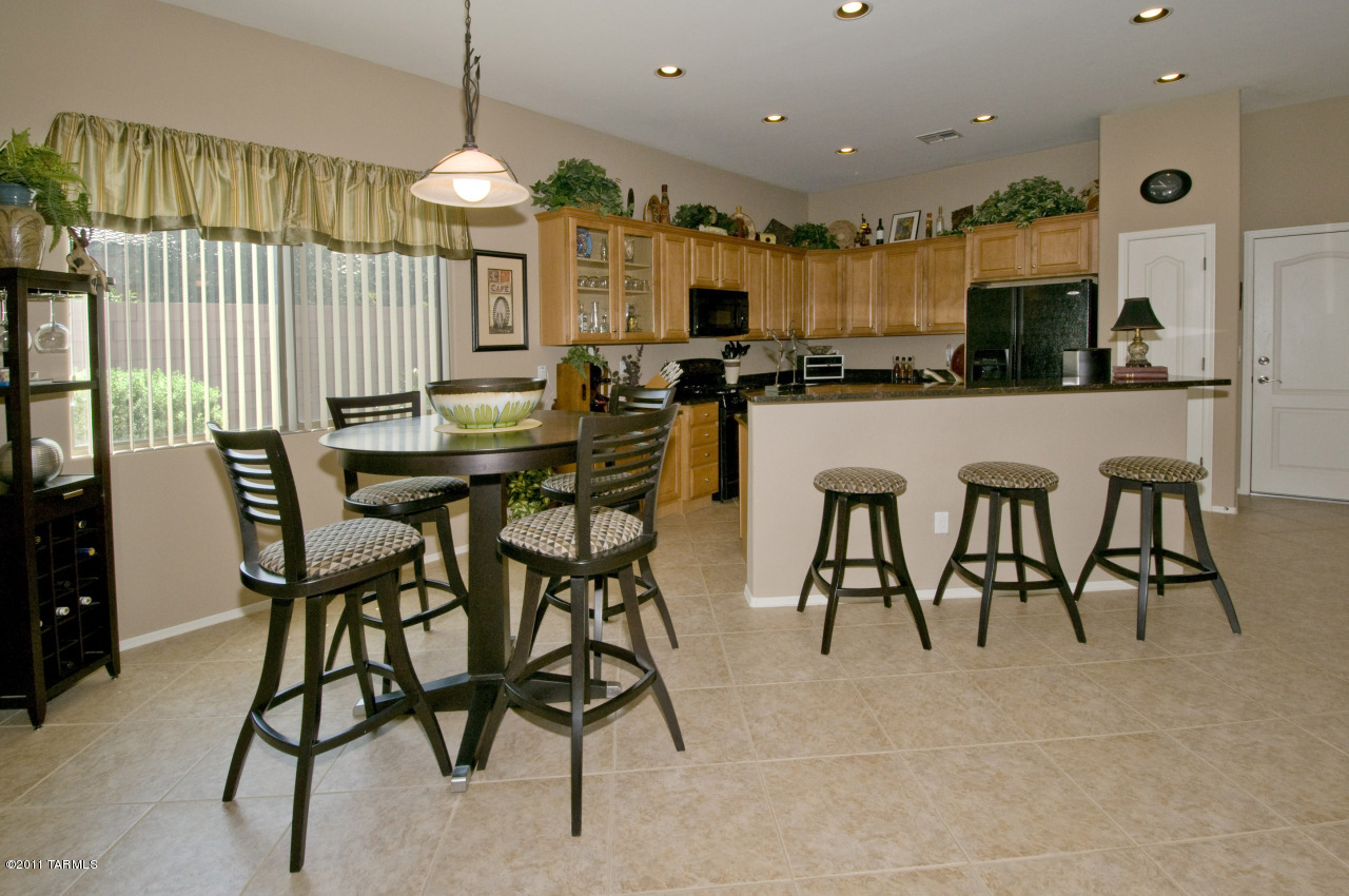 3927 East Ruffian Road Tucson, AZ 85739 - Photo 3 of 21 Gallery Image 3